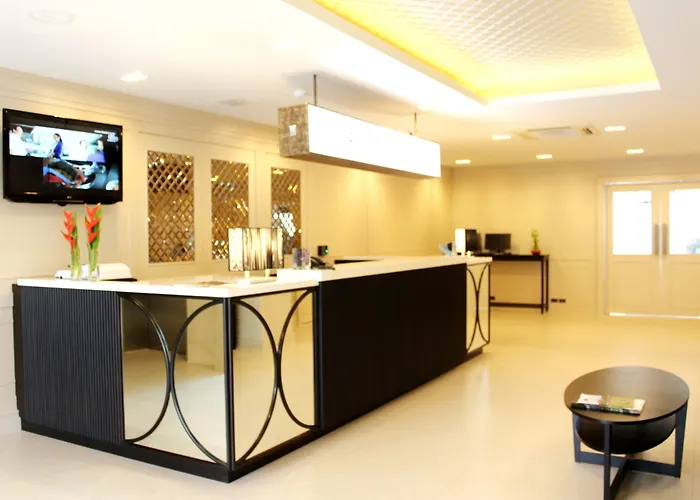 14 Hotel