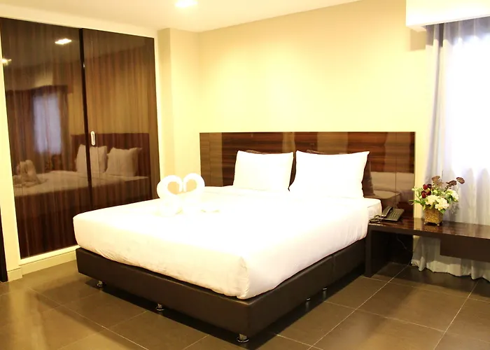 14 Hotel